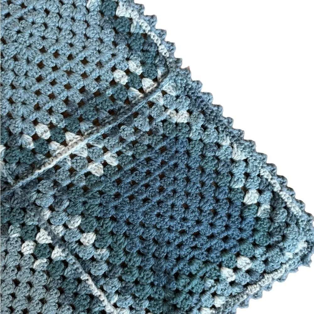 HAND KNITTED CROCHET WORK LAP BLANKET  GRANDMACORE THROW 42x42  BLUE GRAY WHITE